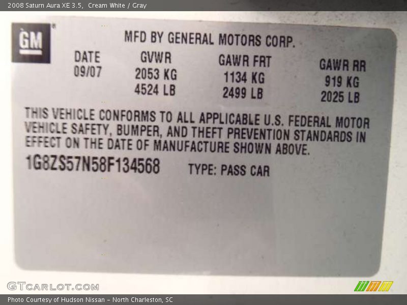 Cream White / Gray 2008 Saturn Aura XE 3.5