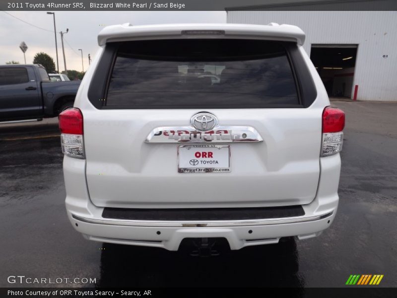 Blizzard White Pearl / Sand Beige 2011 Toyota 4Runner SR5