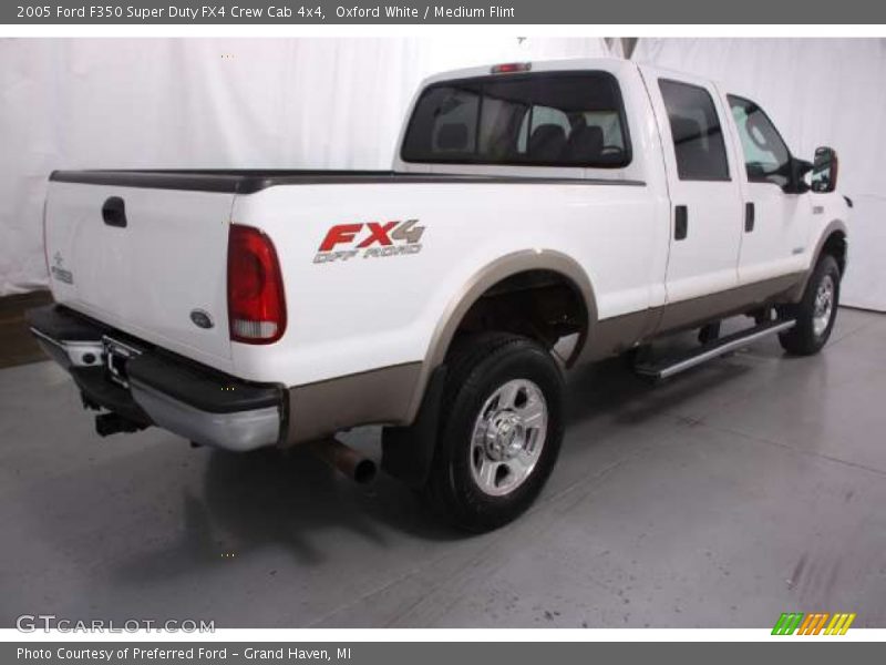 Oxford White / Medium Flint 2005 Ford F350 Super Duty FX4 Crew Cab 4x4