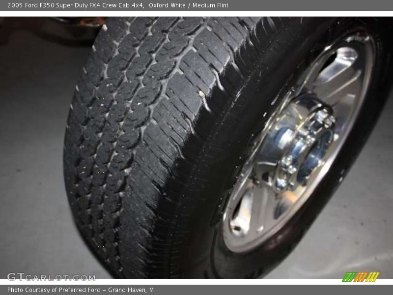Oxford White / Medium Flint 2005 Ford F350 Super Duty FX4 Crew Cab 4x4