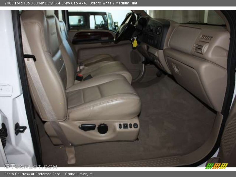 Oxford White / Medium Flint 2005 Ford F350 Super Duty FX4 Crew Cab 4x4