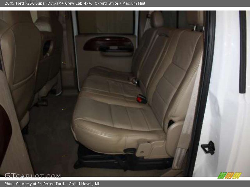 Oxford White / Medium Flint 2005 Ford F350 Super Duty FX4 Crew Cab 4x4