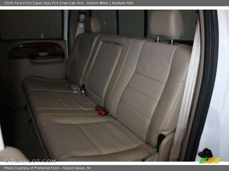 Oxford White / Medium Flint 2005 Ford F350 Super Duty FX4 Crew Cab 4x4