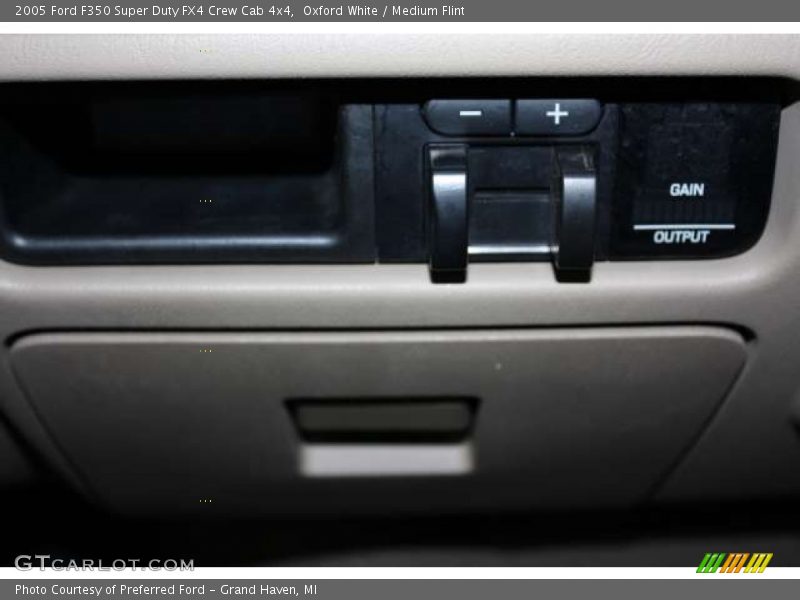 Oxford White / Medium Flint 2005 Ford F350 Super Duty FX4 Crew Cab 4x4
