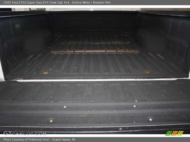 Oxford White / Medium Flint 2005 Ford F350 Super Duty FX4 Crew Cab 4x4