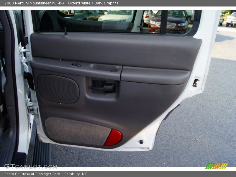 Oxford White / Dark Graphite 2000 Mercury Mountaineer V6 4x4