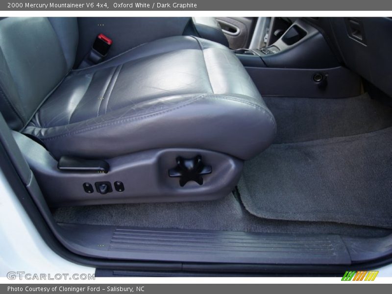Oxford White / Dark Graphite 2000 Mercury Mountaineer V6 4x4