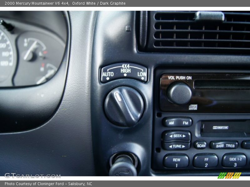 Oxford White / Dark Graphite 2000 Mercury Mountaineer V6 4x4