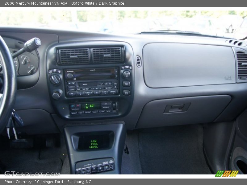 Oxford White / Dark Graphite 2000 Mercury Mountaineer V6 4x4