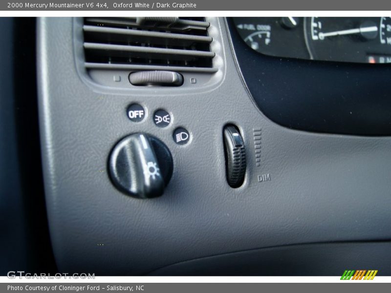Oxford White / Dark Graphite 2000 Mercury Mountaineer V6 4x4