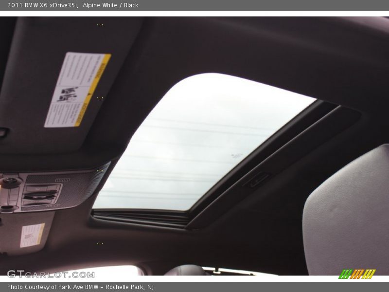 Sunroof of 2011 X6 xDrive35i
