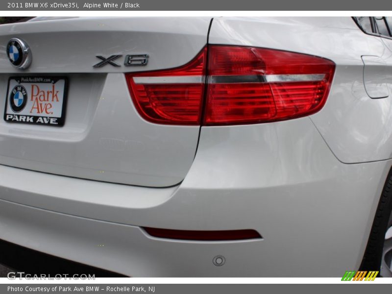 Alpine White / Black 2011 BMW X6 xDrive35i