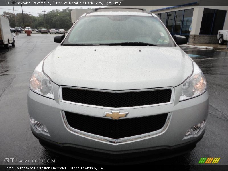  2012 Traverse LS Silver Ice Metallic