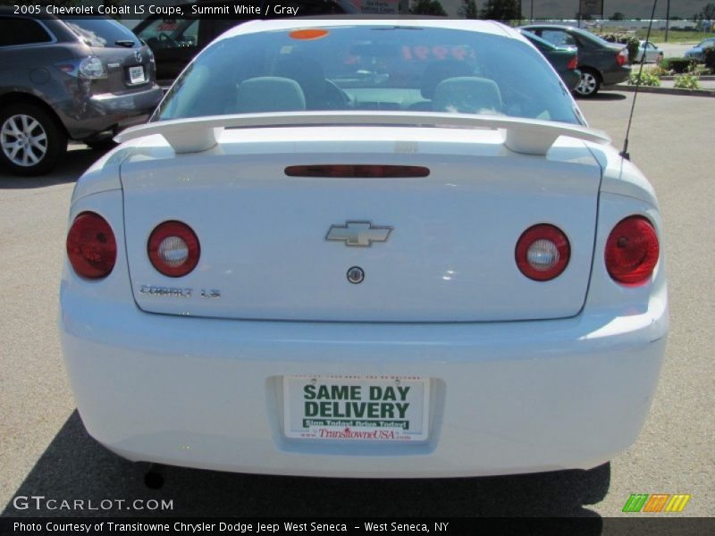 Summit White / Gray 2005 Chevrolet Cobalt LS Coupe