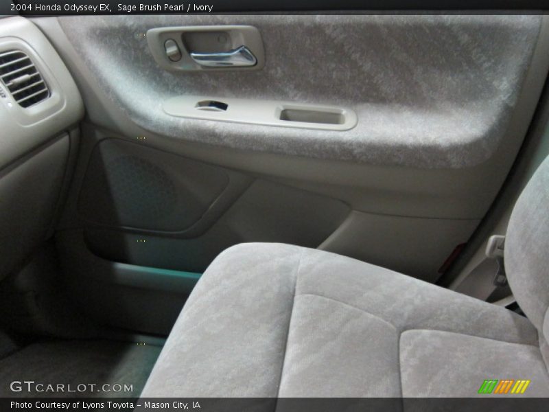 Sage Brush Pearl / Ivory 2004 Honda Odyssey EX