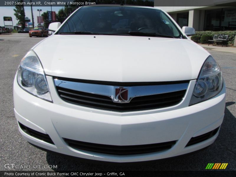 Cream White / Morocco Brown 2007 Saturn Aura XR