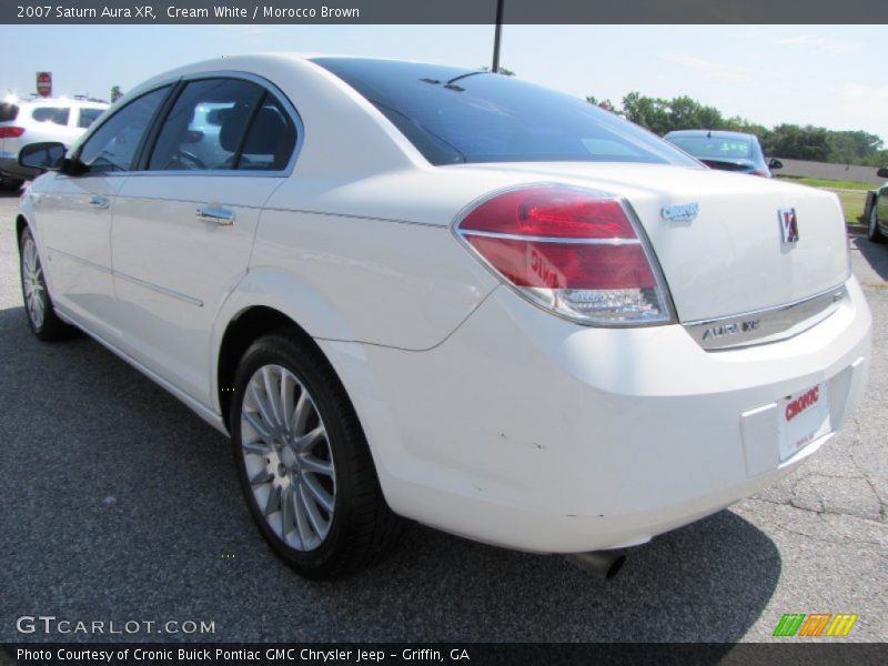 Cream White / Morocco Brown 2007 Saturn Aura XR