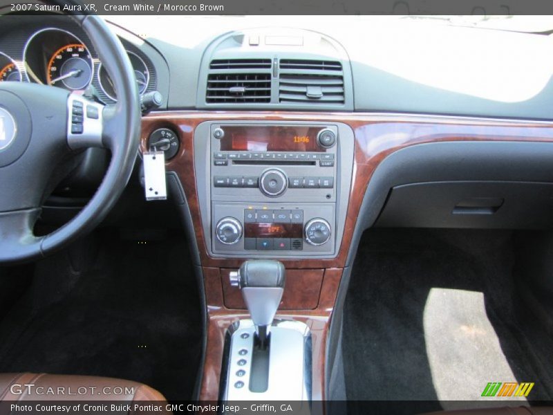 Cream White / Morocco Brown 2007 Saturn Aura XR