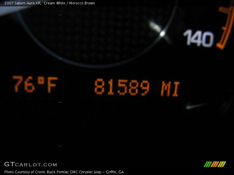 Cream White / Morocco Brown 2007 Saturn Aura XR