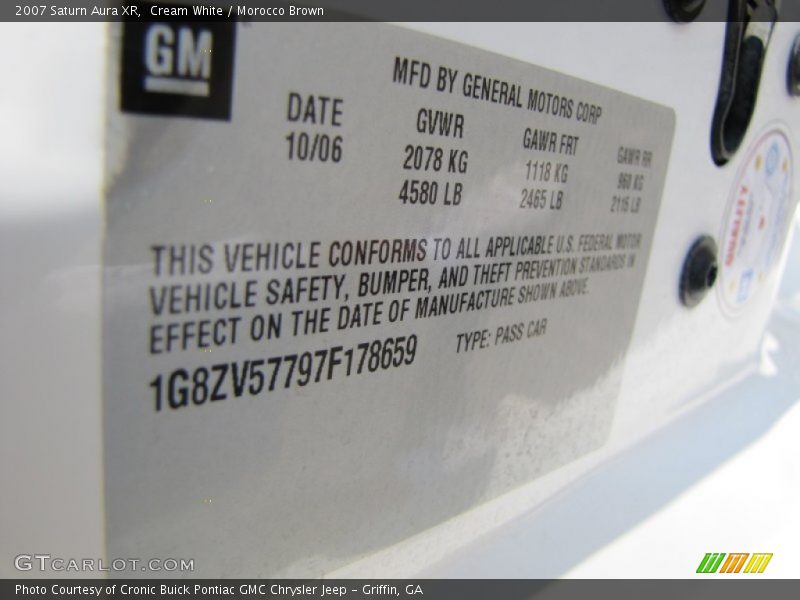 Cream White / Morocco Brown 2007 Saturn Aura XR