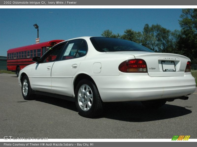 Ivory White / Pewter 2002 Oldsmobile Intrigue GX