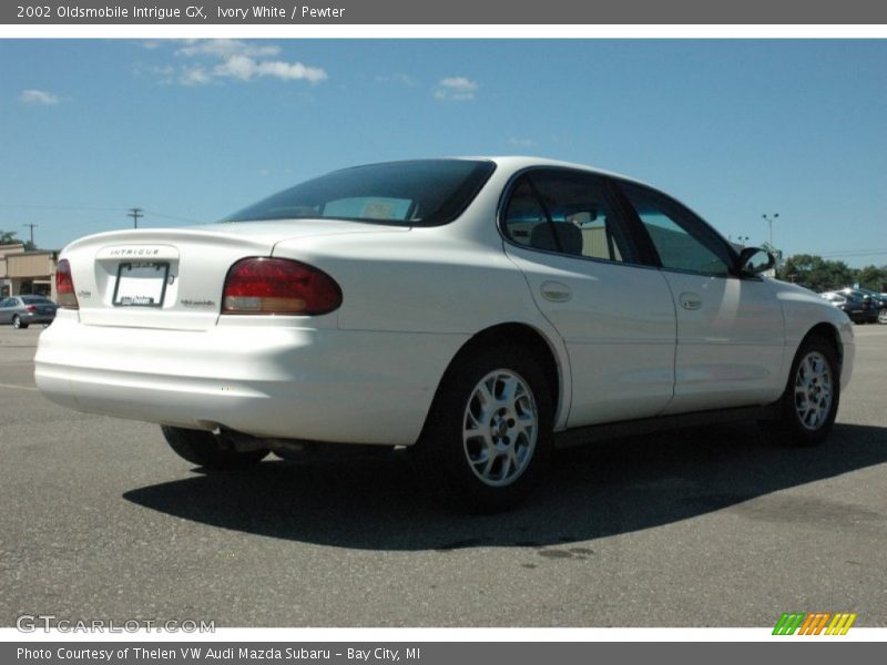 Ivory White / Pewter 2002 Oldsmobile Intrigue GX