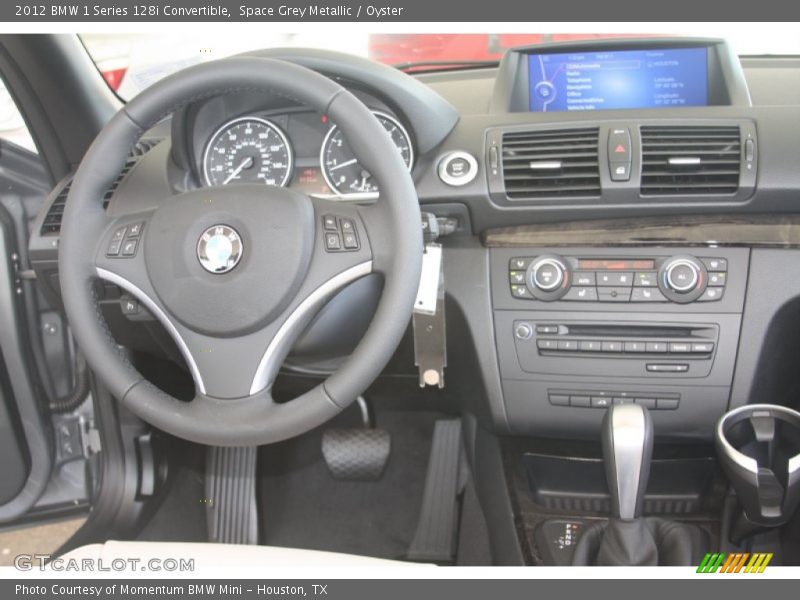 Dashboard of 2012 1 Series 128i Convertible