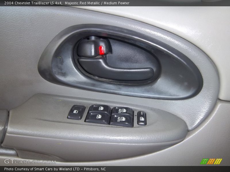 Majestic Red Metallic / Medium Pewter 2004 Chevrolet TrailBlazer LS 4x4