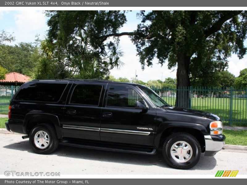 Onyx Black / Neutral/Shale 2002 GMC Yukon XL SLT 4x4