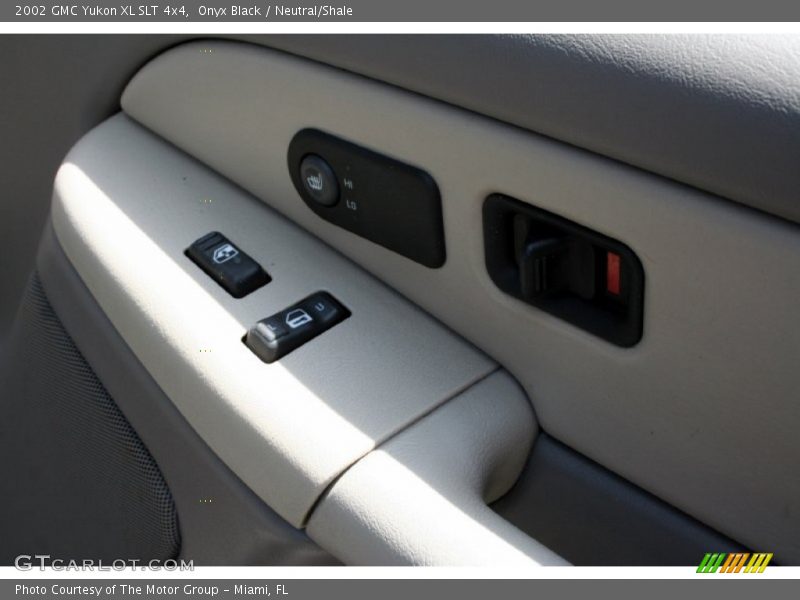 Onyx Black / Neutral/Shale 2002 GMC Yukon XL SLT 4x4