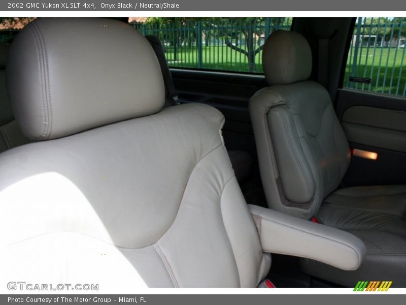 Onyx Black / Neutral/Shale 2002 GMC Yukon XL SLT 4x4