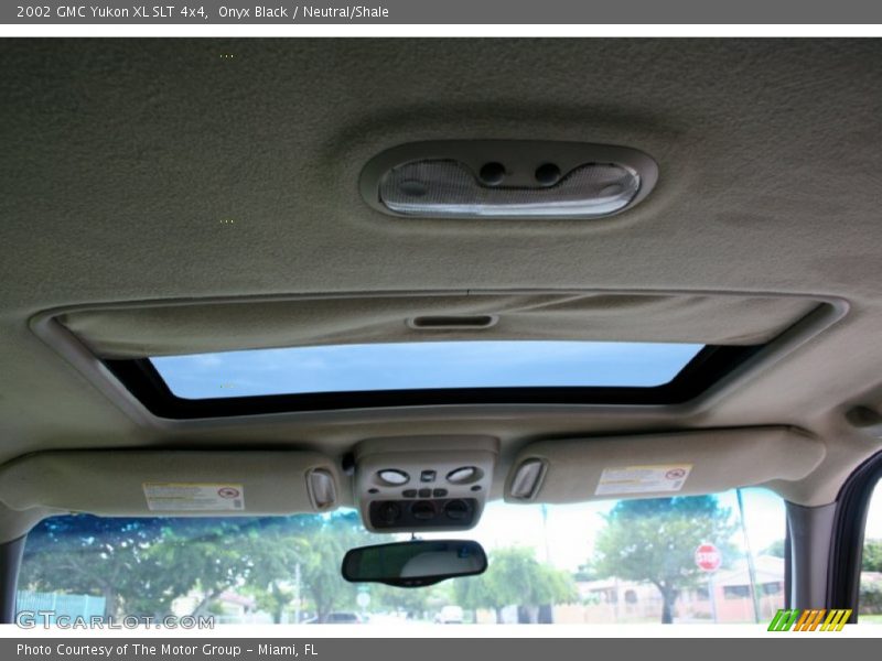 Onyx Black / Neutral/Shale 2002 GMC Yukon XL SLT 4x4