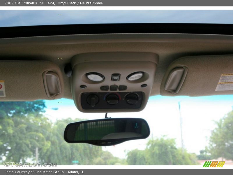 Onyx Black / Neutral/Shale 2002 GMC Yukon XL SLT 4x4