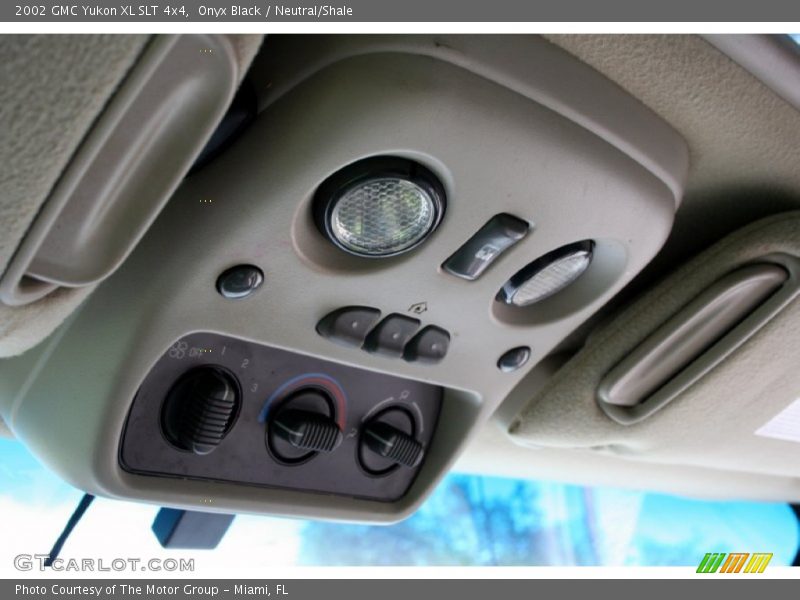 Onyx Black / Neutral/Shale 2002 GMC Yukon XL SLT 4x4