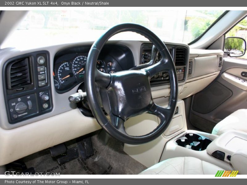 Onyx Black / Neutral/Shale 2002 GMC Yukon XL SLT 4x4