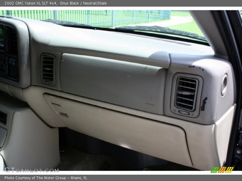Onyx Black / Neutral/Shale 2002 GMC Yukon XL SLT 4x4