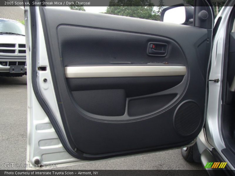 Door Panel of 2005 xA 