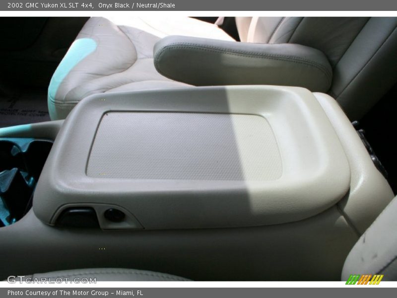 Onyx Black / Neutral/Shale 2002 GMC Yukon XL SLT 4x4
