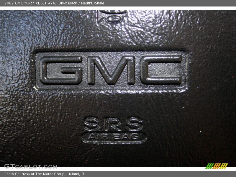 Onyx Black / Neutral/Shale 2002 GMC Yukon XL SLT 4x4