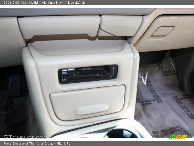Onyx Black / Neutral/Shale 2002 GMC Yukon XL SLT 4x4