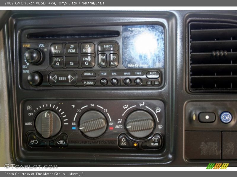 Onyx Black / Neutral/Shale 2002 GMC Yukon XL SLT 4x4