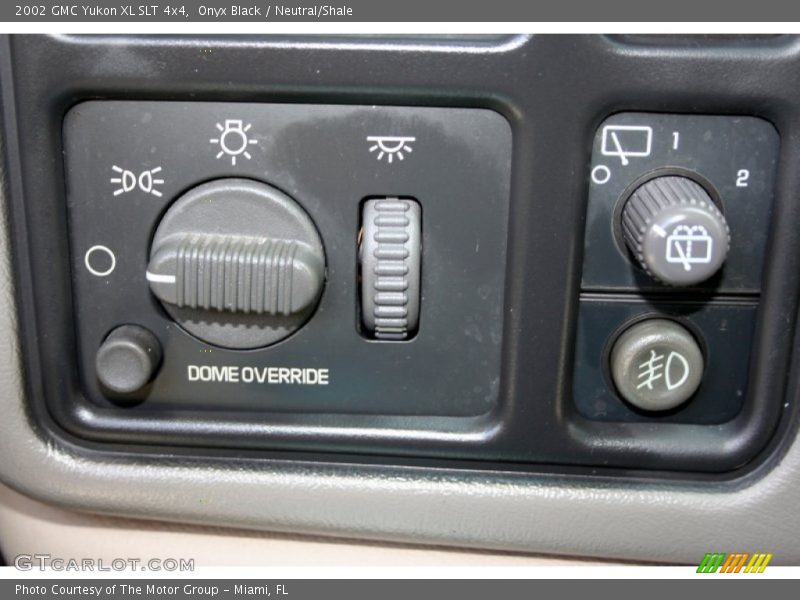 Onyx Black / Neutral/Shale 2002 GMC Yukon XL SLT 4x4