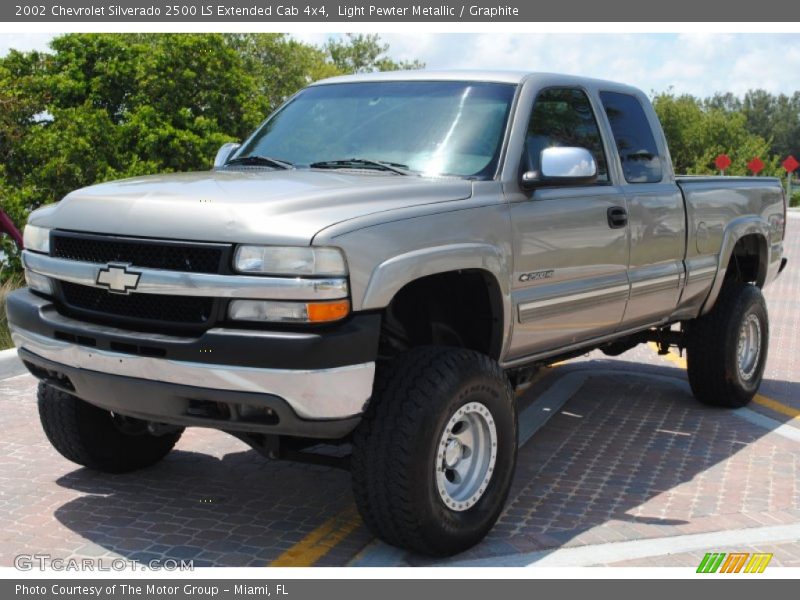 Light Pewter Metallic / Graphite 2002 Chevrolet Silverado 2500 LS Extended Cab 4x4