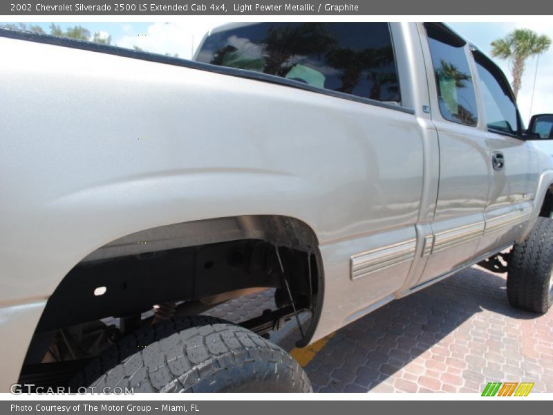 Light Pewter Metallic / Graphite 2002 Chevrolet Silverado 2500 LS Extended Cab 4x4