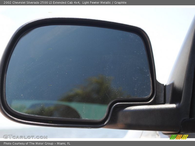 Light Pewter Metallic / Graphite 2002 Chevrolet Silverado 2500 LS Extended Cab 4x4