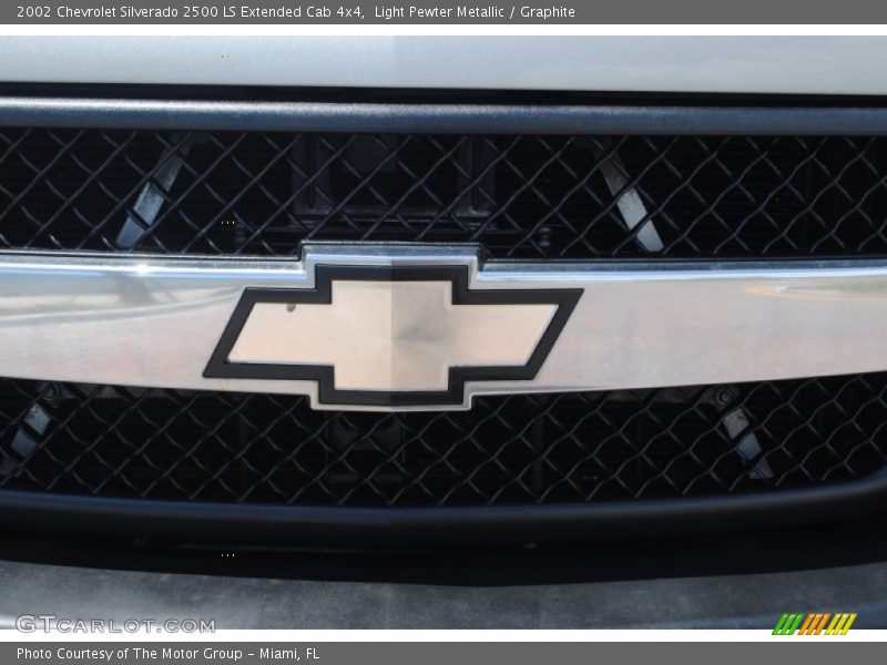Light Pewter Metallic / Graphite 2002 Chevrolet Silverado 2500 LS Extended Cab 4x4