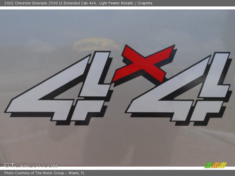 Light Pewter Metallic / Graphite 2002 Chevrolet Silverado 2500 LS Extended Cab 4x4