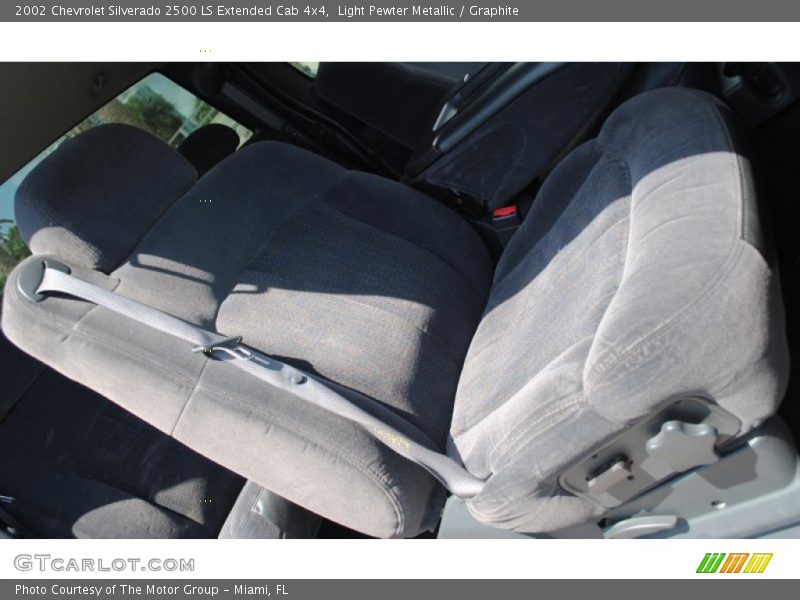 Light Pewter Metallic / Graphite 2002 Chevrolet Silverado 2500 LS Extended Cab 4x4