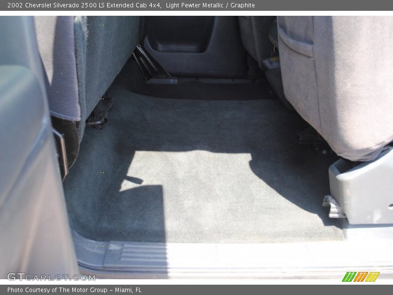 Light Pewter Metallic / Graphite 2002 Chevrolet Silverado 2500 LS Extended Cab 4x4