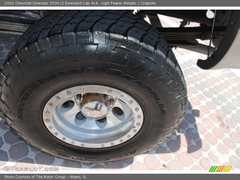 Light Pewter Metallic / Graphite 2002 Chevrolet Silverado 2500 LS Extended Cab 4x4
